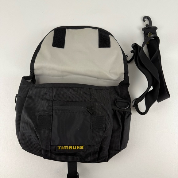 Timbuk2 Black Classic Messenger Bag - Picture 5 of 13